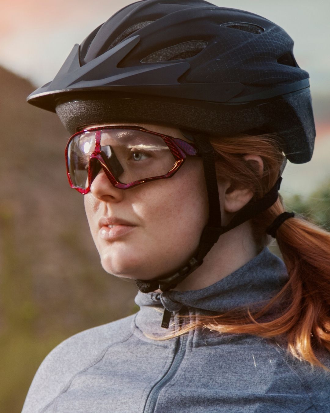 Female MTB Biker with Sunreact cycling sunglasses