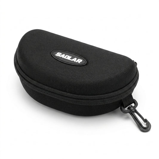 Premium SAOLAR hard-shell sunglasses case in black, featuring a durable EVA exterior, smooth zipper closure, embossed SAOLAR logo, and integrated carabiner clip for easy attachment. Protective eyewear storage case designed for cycling, running, hiking, and outdoor adventures, keeping sports sunglasses safe from scratches, dust, impacts, and everyday travel damage.